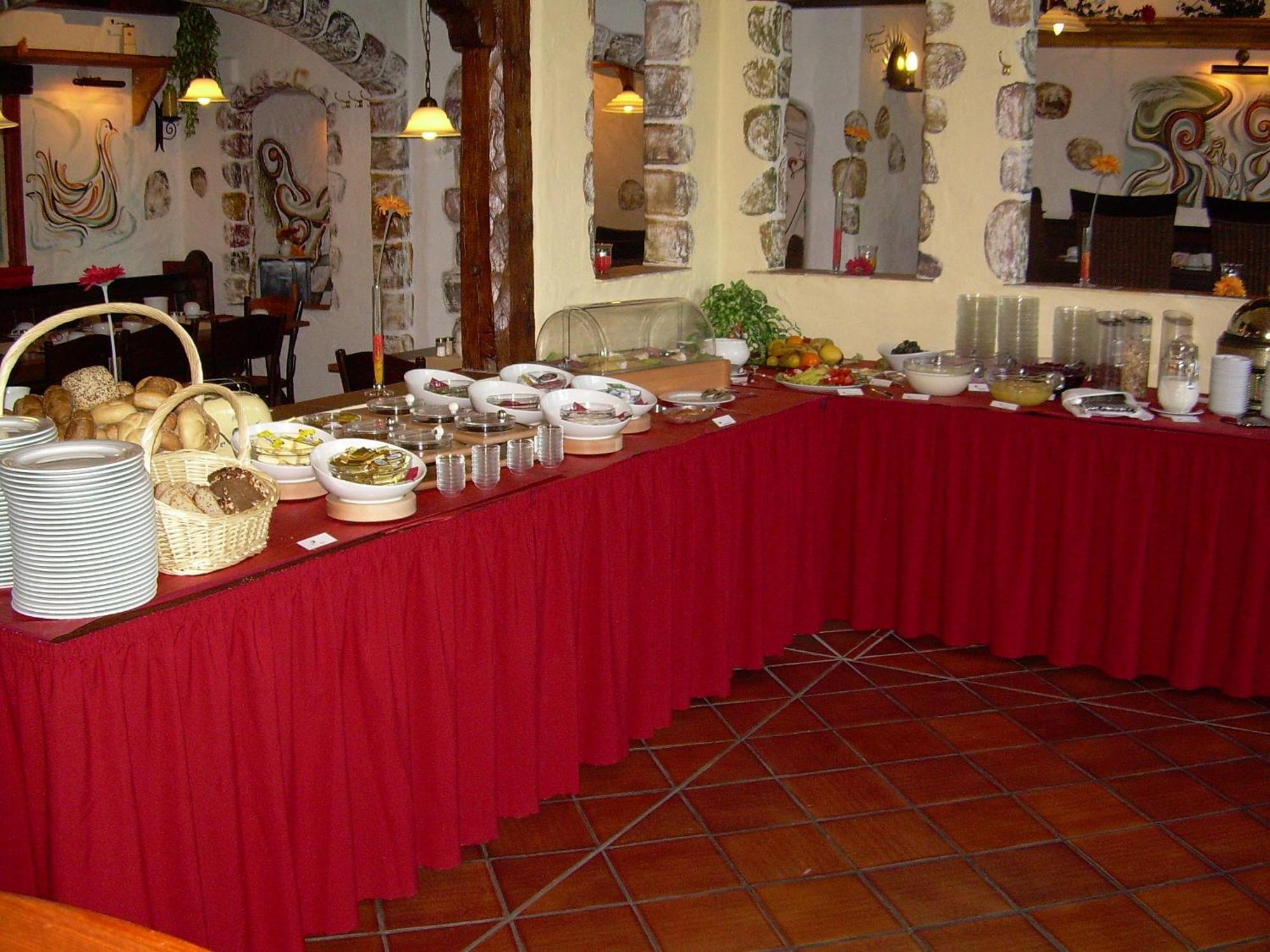 Parkhotel נויברנדנבורג מראה חיצוני תמונה