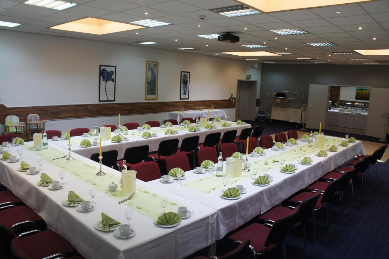 Parkhotel נויברנדנבורג מראה חיצוני תמונה
