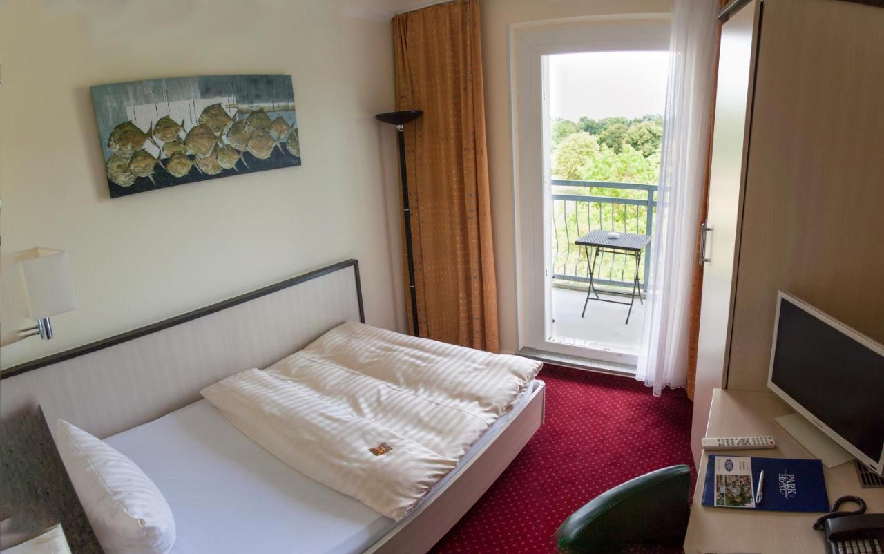 Parkhotel נויברנדנבורג מראה חיצוני תמונה